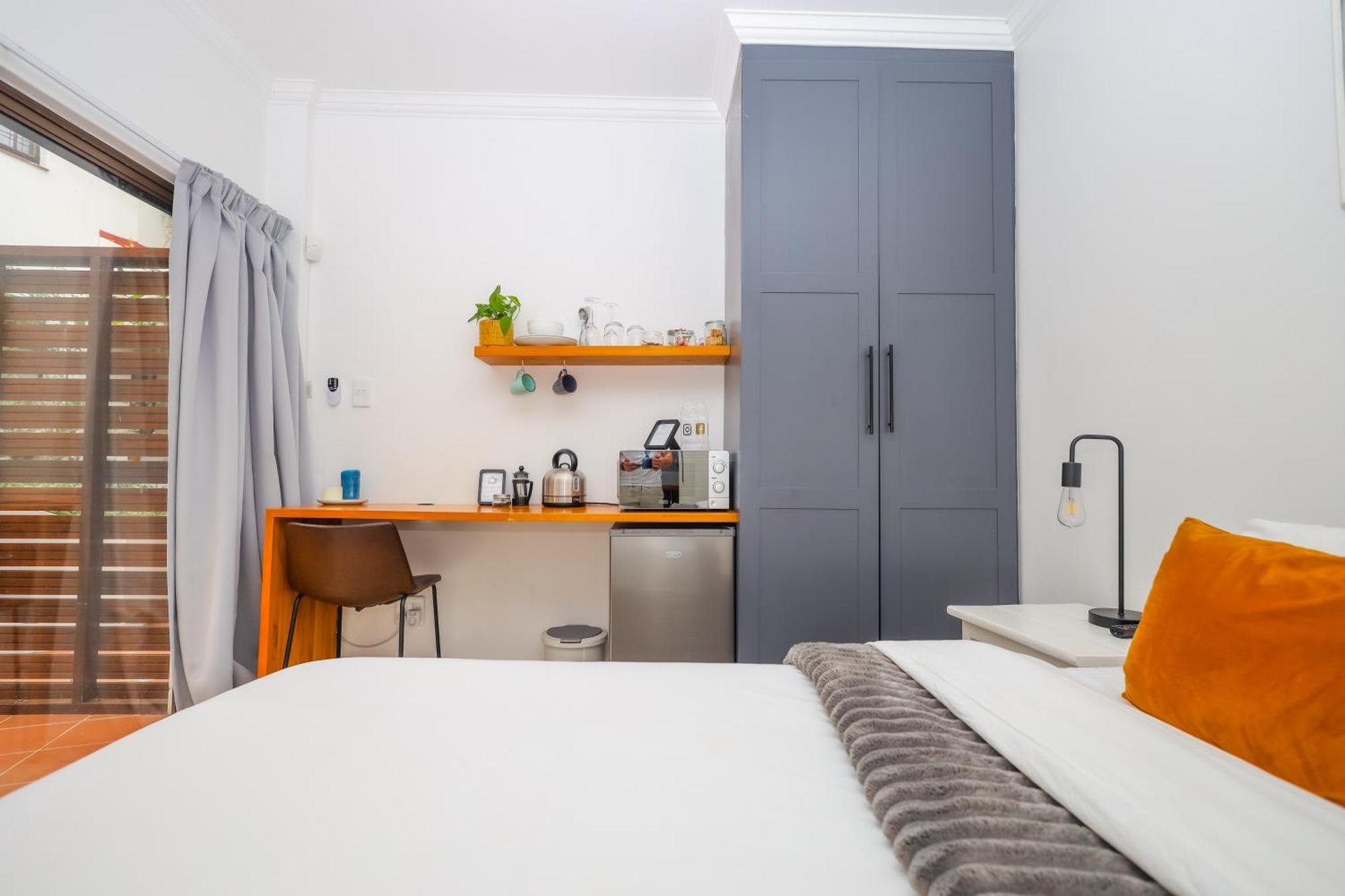 The Blue Door B&B East London Eksteriør billede